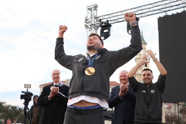 Split: Na rivi organiziran doček zlatnih vaterpolista