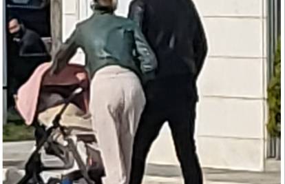 Grašo i Hana u proljetnoj šetnji po Splitu: Iskoristili su sunčan dan i izveli djevojčicu Albu...