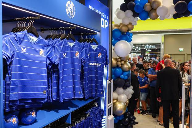 Zagreb: Otvorenje novog Dinamovog fan shopa