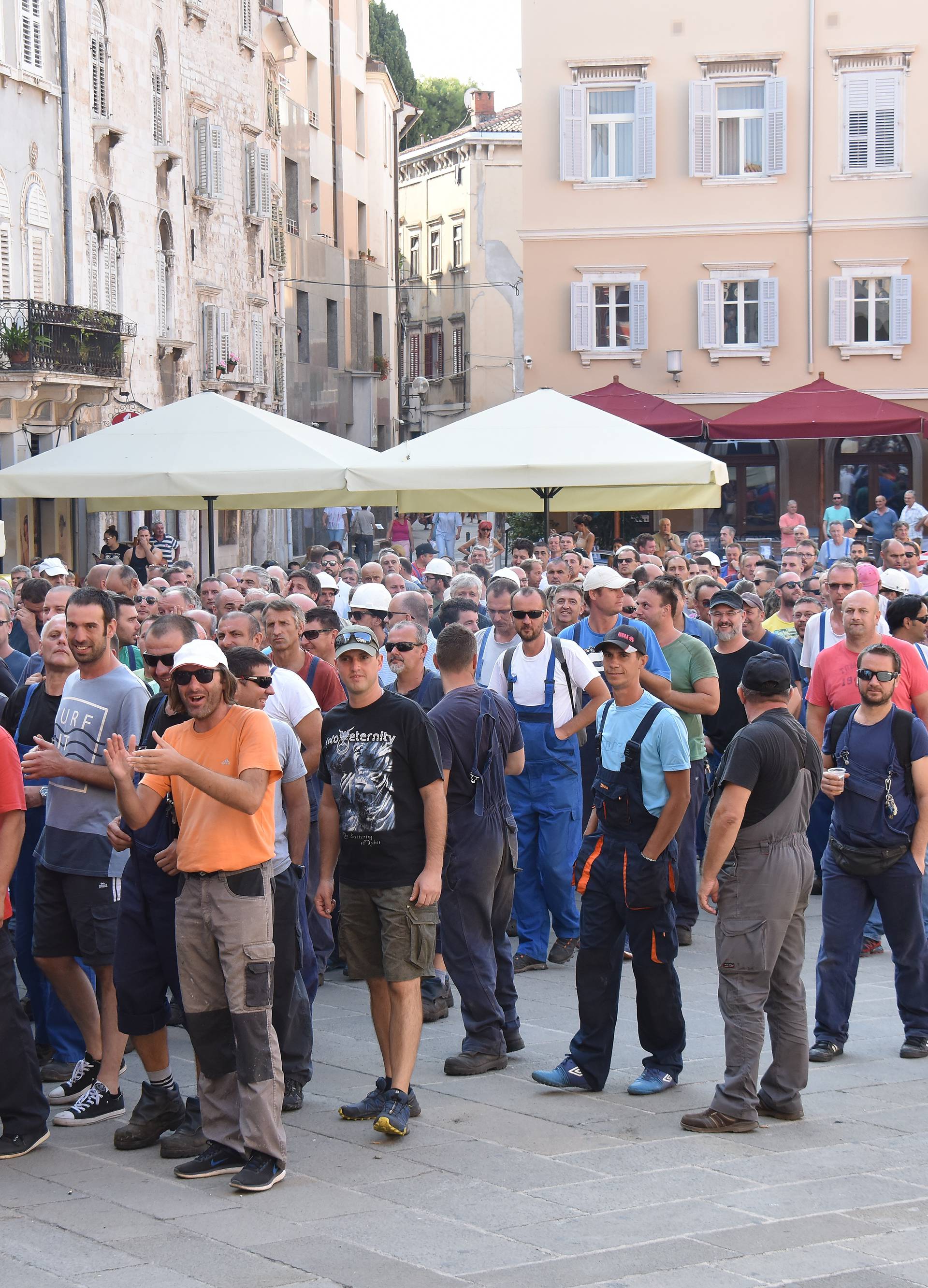 Pula: Radnici Uljanika nastavili Å¡trajk i zahtjevaju ostavku Uprave