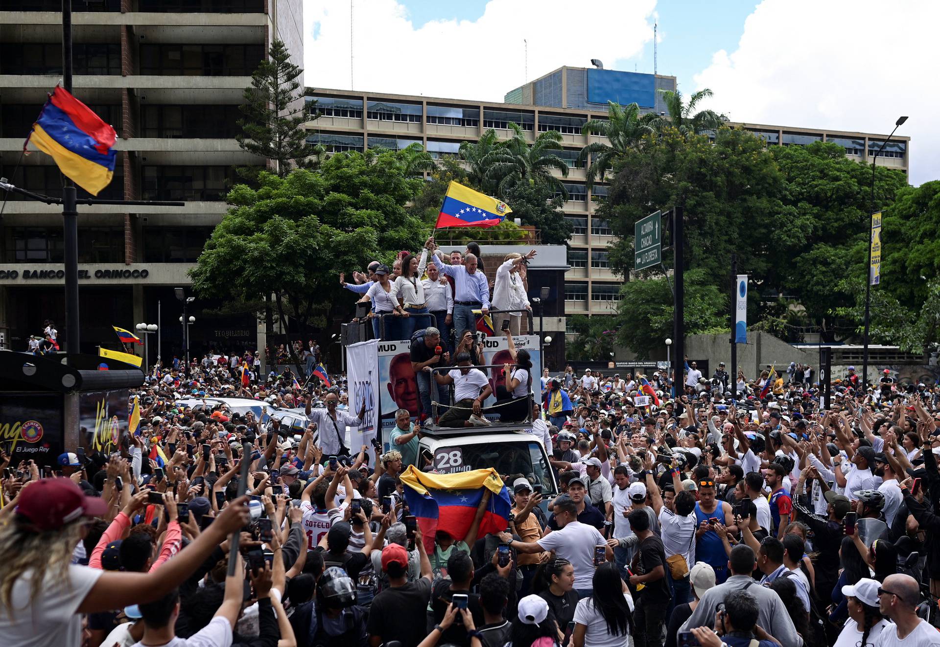 Anti-Maduro protests spread as Venezuelan opposition says he stole vote, in Caracas