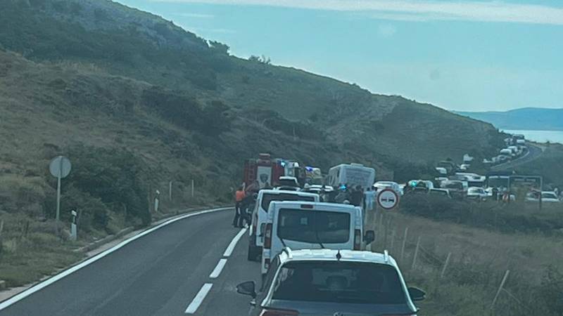 Drama na Pagu: Sudarili se auto i kamper, troje lj