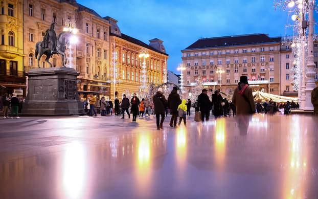 Zagreb: Zagrebački Advent na Trgu bana Jelačića