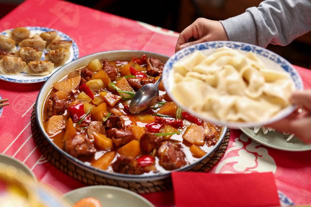 Zagreb: Kineski restoran i čajana Jing Yuan Teahouse u Gajnicama