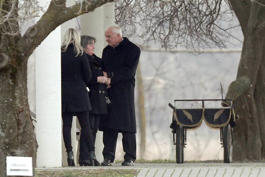 Jasminina majka neutješno je plakala: Nije mogla ni stajati...