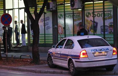 Uz prijetnju puškom lopov je opljačkao klub u Trogiru