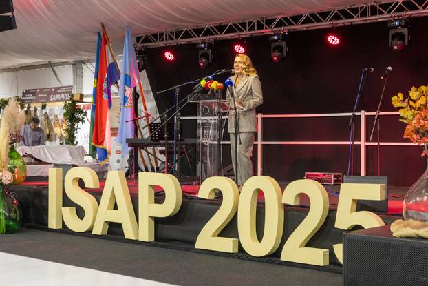 Otvoren 17. Internacionalni sajam pršuta u Tinjanu