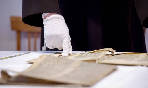 Stolje&cacute;ima star tiskani biblijski fragment prona&scaron;li su u Zadru!