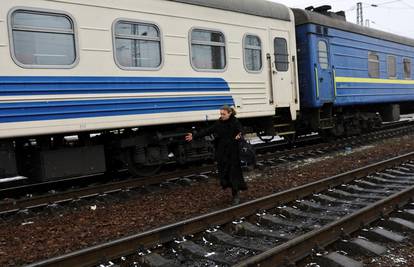 'Srce mi se kida, tako su mladi': Spasili 200 djece iz doma u Zaporožju, vozili su ih vlakom