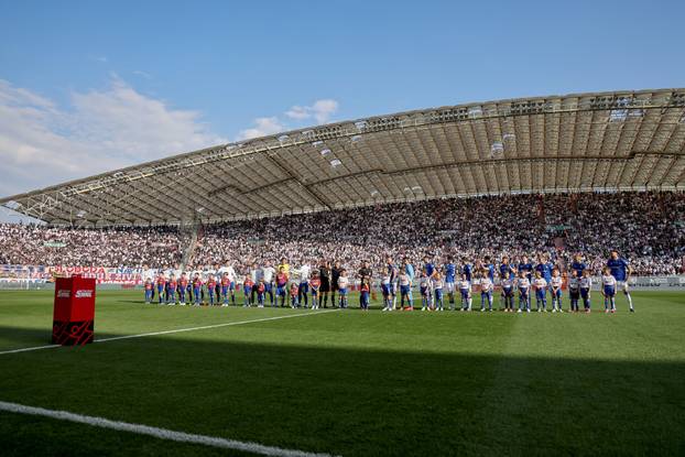Split: Navijači na tribinama prate utakmicu Hajduk - Dinamo 