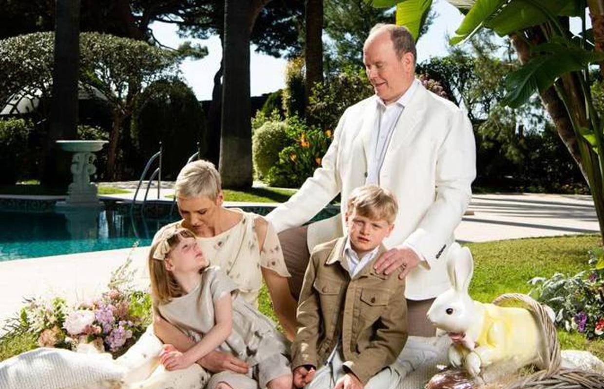 Princeza Charlene vratila se iz psihijatrijske ustanove i objavila fotografiju s obitelji