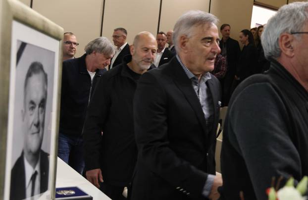 Split: Komemorcija za Juricu Gizdića, novinara i Hajdukovog kroničara