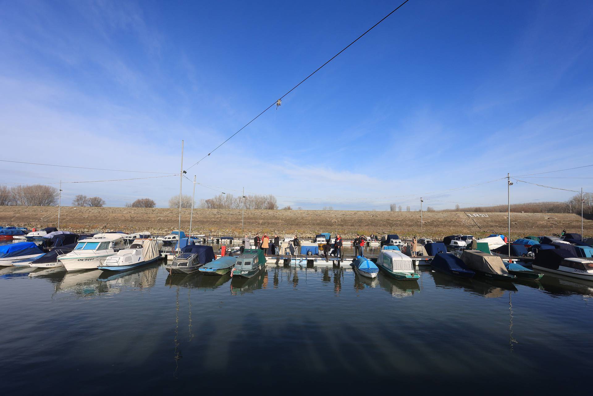 Osijek: Tradicionalno zimsko kupanje na Silvestrovo u Zimskoj luci