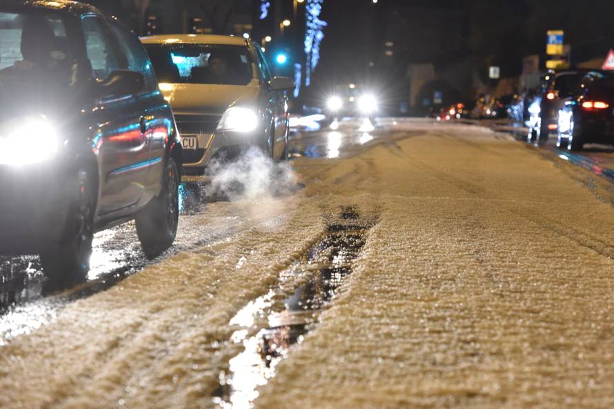 'Blokiranjem ceste ugrožavaju živote, treba ih strogo kazniti'