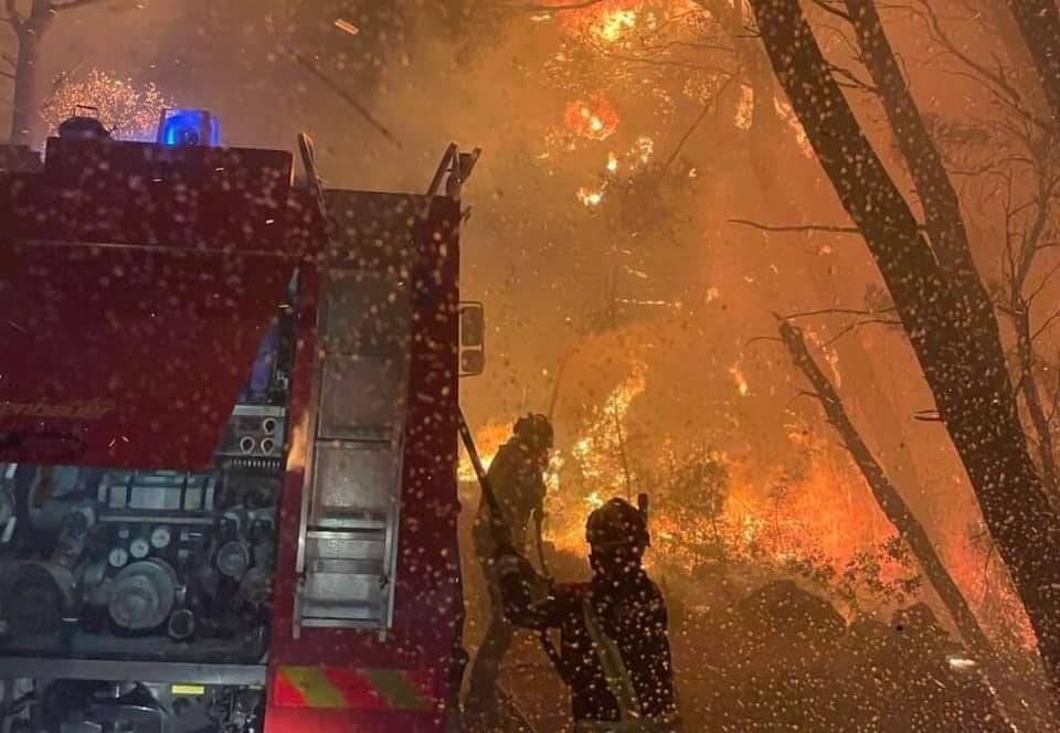 Gasili sjenik, nešto je grunulo! Projektil je pao nekoliko metara od vatrogasaca! Povukli su se