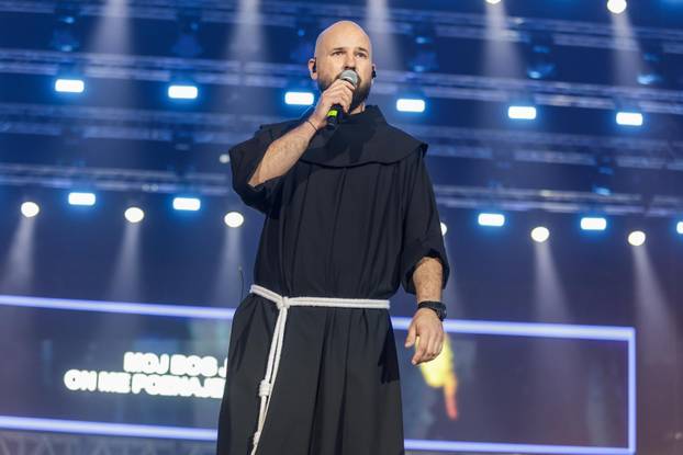 Zagreb: U Areni Zagreb održan koncert "Progledaj srcem"