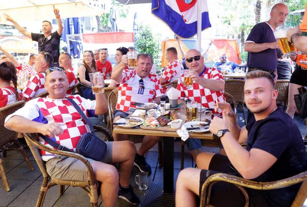 Rotterdam: Navijači u gradu prije utakmice Hrvatske i Nizozemske