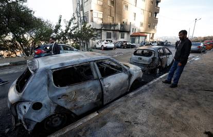 Nema mira ni na Zapadnoj obali: Izraelski doseljenici su zapalili 20 palestinskih auta