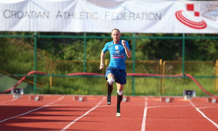 Paraolimpijac Antun Bošnjaković ušao u povijest nastupom na atletskom prvenstvu za zdrave sportaše