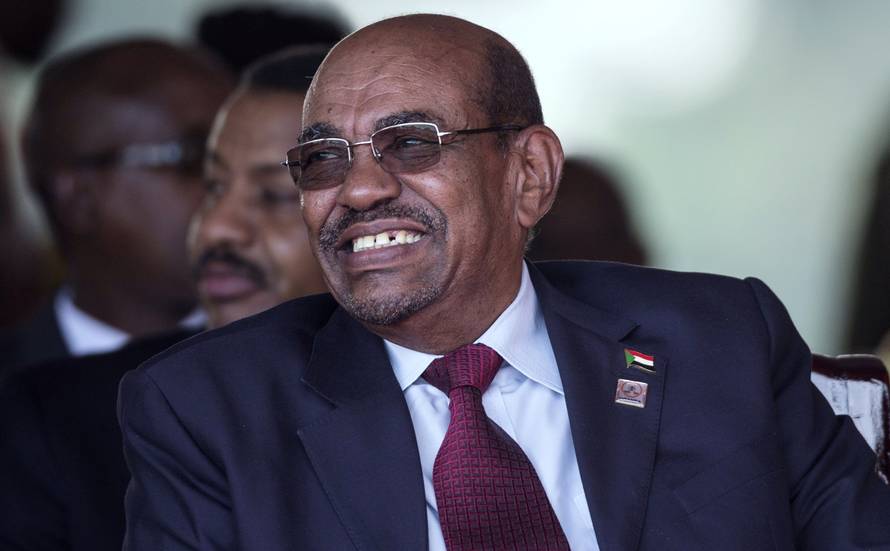 Sudan's President al-Bashir attends the swearing-in ceremony of Uganda's president Museveni at the Kololo independence grounds in Kampala, Uganda 