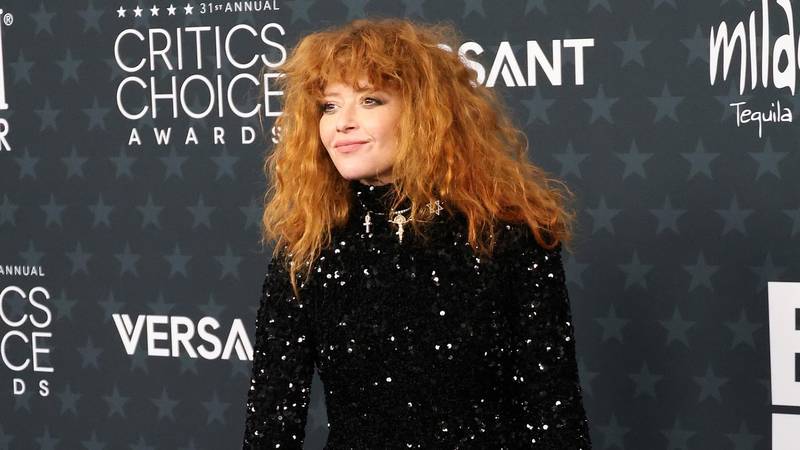 Tko je Natasha Lyonne (47)? Glumica iz Euforije na crvenom tepihu pokazala gole grudi...