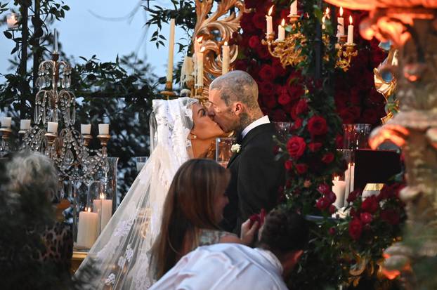 Kourtney Kardashian and Travis Barker get married in Portofino