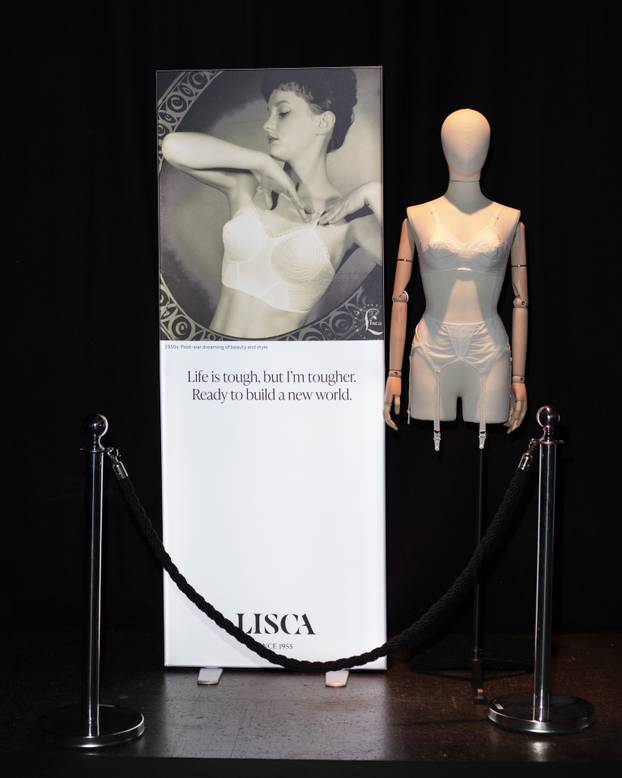 FOTO Lisca svoju 70. obljetnicu proslavila spektakularnom revijom donjeg rublja