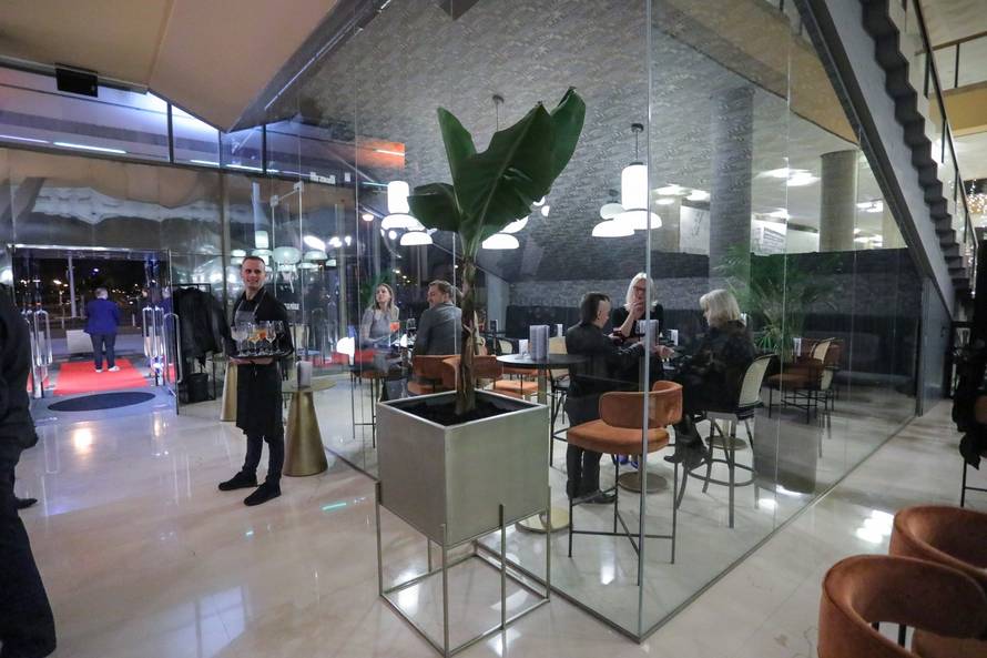 Zagreb: Otvorenje preuređene kavane Lisinski