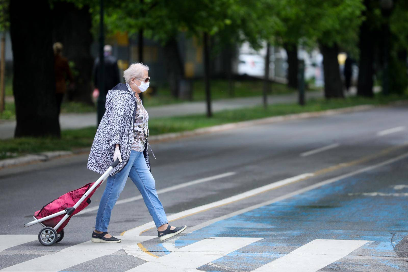 Sarajevo: Starijima od 65 godina dozvoljen izlazak tri dana u tjednu od 9-13 sati