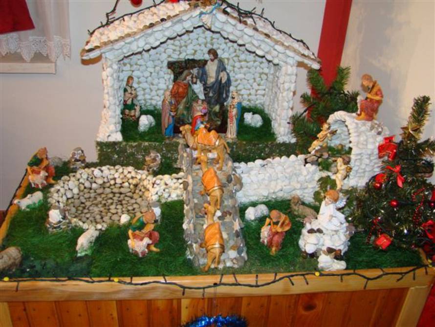 Šaljite fotografije božićnih jelki i osvojite vrijednu nagradu...