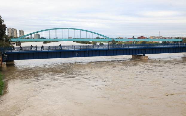 Sava se u Zagrebu izlila iz korita