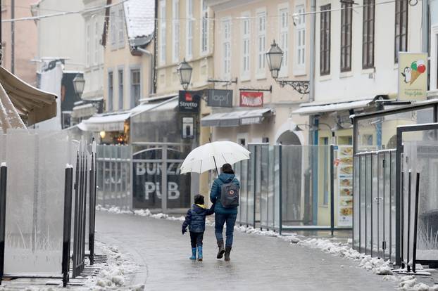 Nakon snijega Zagrepčanima nove probleme radi kiša koja se ledi na tlu