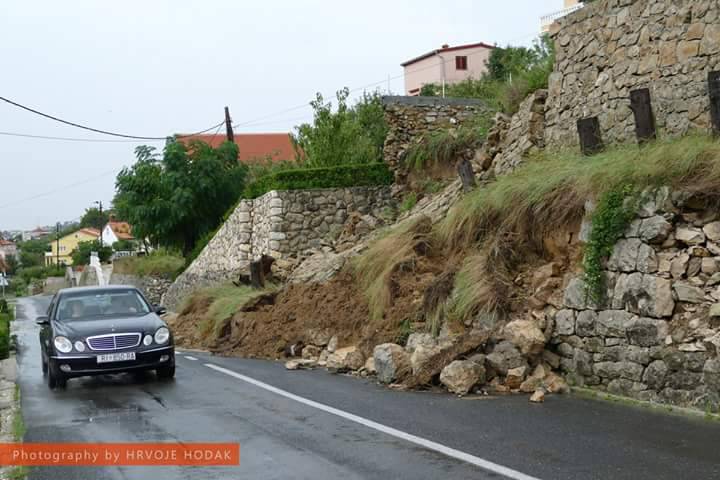 Obilne kiše ponovno potopile Crikvenicu, Rab, Kozari Bok...