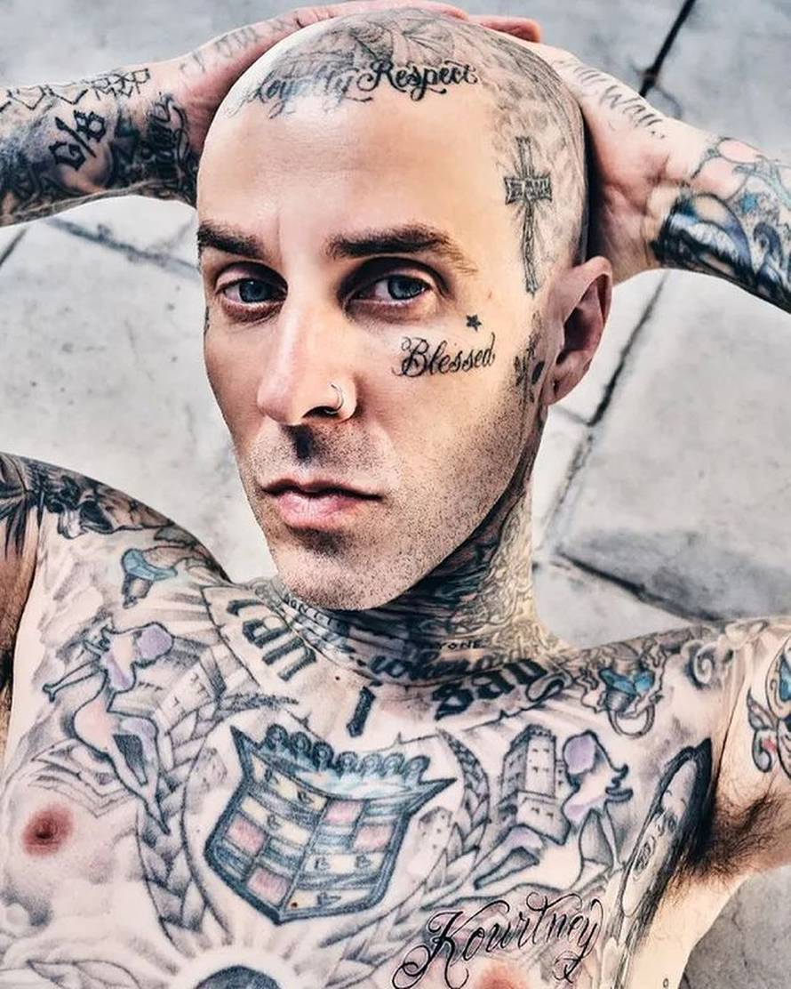 Travis Barker u znak ljubavi prema supruzi Kourtney na bedro istetovirao njezine oči...