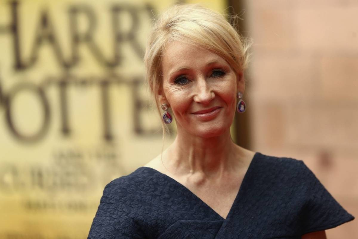 J. K. Rowling uputili prijetnju bombom na Twitteru, ona ubrzo odgovorila snažnom porukom