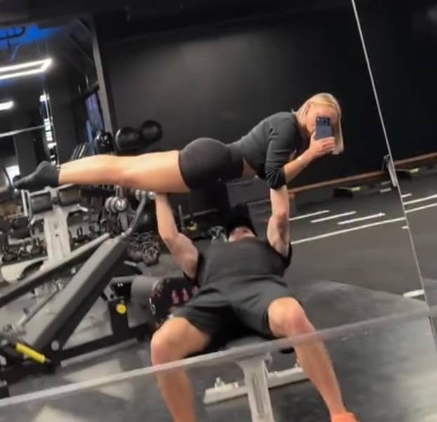 FOTO Darijo Srna prodao ga je za rekordnu svotu. Sad ne smije igrati, a ona ga pritom zabavlja