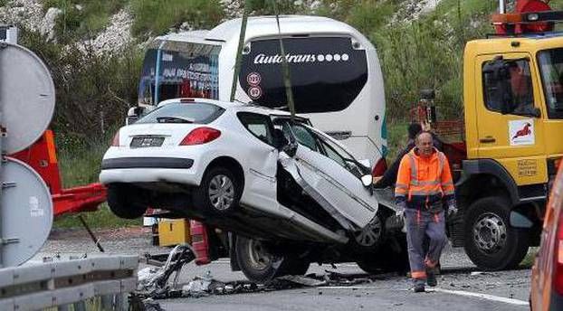 Bakarac: Jedna osoba poginula u sudaru autobusa i osobnog automobila