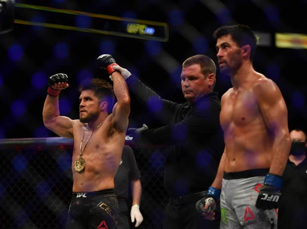 MMA: UFC 249-Cejudo vs Cruz