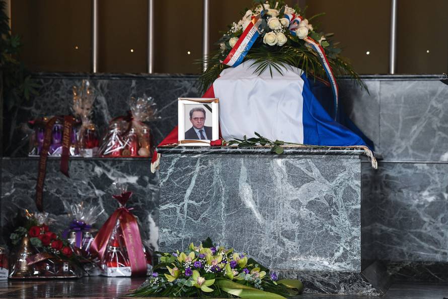 Supruga Dudeka neutješna na sprovodu: 'Ostao si naš pajdaš'