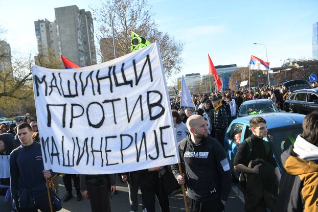 FOTO Krenuo je veliki studentski marš od Beograda do Novog Sada: 'Stići ćemo tamo još jači'
