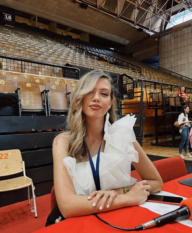 FOTO Sportska novinarka iz srca Bosne: 'Ljudi nisu navikli da se i žena može baviti ovim poslom'