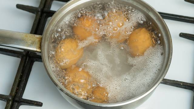 Bake otkrivaju recept iz 1942. godine - trik kako skuhati jaja