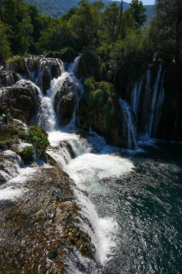 Martin Brod, slikovito naselje smješteno na ušću rijeke Unac u Unu