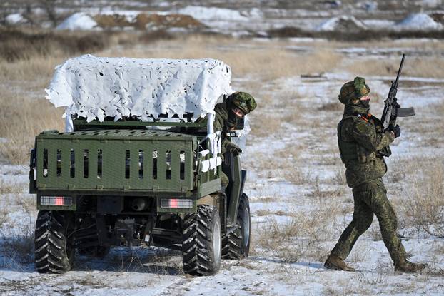 Russian soldiers undergo military training in Rostov region