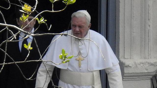 EXCLUSIVE: Anthony Hopkins and Johnathan Pryce filming "The Two Popes" in Caprarola, Rome