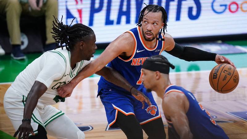 VIDEO Samo šokovi u NBA ligi: Celticsi promašili najviše trica u povijesti, Brunson ih je 'izludio'! 21 2025 05 06t021449z 1871822528 mt1usatoday26101405 rtrmadp 3 nba playoffs new york knicks at boston celtics