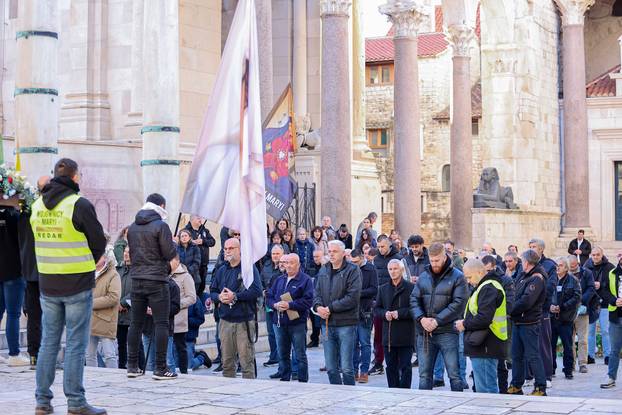 Split: Molitva muškaraca na prvu subotu u mjesecu na Peristilu