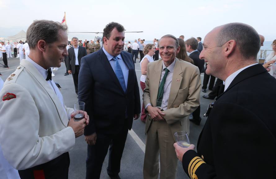 Jakov Kitarović u Splitu obišao britanski razarač ''Defender''