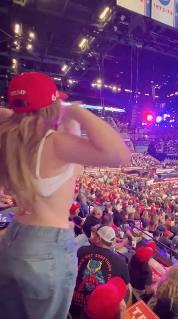 VIDEO: Woman who flashed New York-Dublin portal strikes again at Trump rally