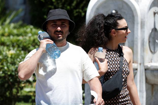 Residents and tourists battle heatwave in Podgorica